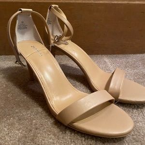 Brand new Express Beige Leather Heels, Sz 10